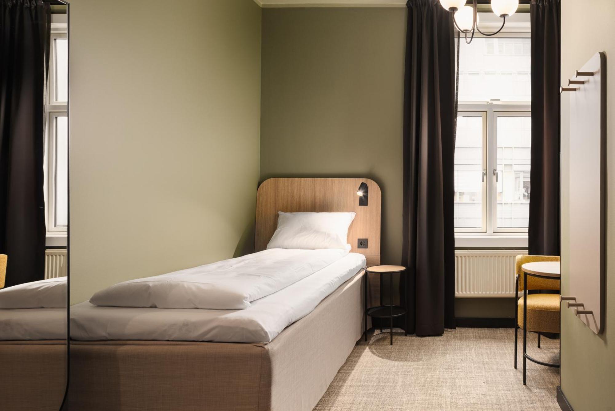 Single Room,1674702424:JPEG