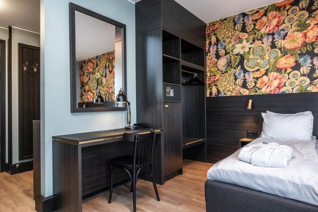 Double Room,1774430553:JPEG